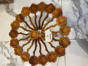 Juego de cucharas de madera artesanales con diseño de girasol, para cocinar, mezclar y servir, natural, Vietnam, al por mayor - Product Image 4