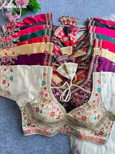 Nueva colección de blusas de seda pesada con lentejuelas, manga corta y cuello redondo. Proveedor de la India. Exportador de moda femenina. - Product Image 3