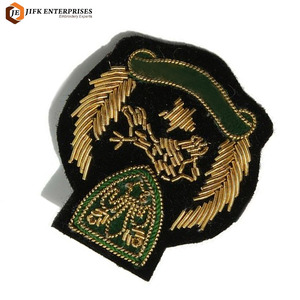 Insignias bordadas personalizadas al por mayor para fábricas de ropa y negocios de prendas de vestir - Product Image 3