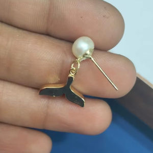Boucles d'oreilles queue de sirène en perles d'eau douce plaquées or, bijoux anti-ternissement, fabricant et fournisseur en gros - Product Image 3