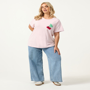 Camisetas Extra Grandes Bordadas de Alta Calidad para Mujer, de Secado Rápido, Cómodas, Ligeras y Transpirables, Personalización de Marca OEM - Product Image 4