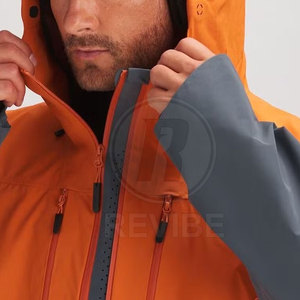 Ensemble de survêtement d'été pour homme en nylon, respirant et écologique, idéal pour la gym, favorisant la liberté de mouvement - Product Image 3