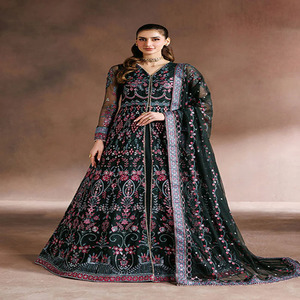 Tenues de soirée shalwar kameez pour femmes, costumes en organza de créateurs pour femmes, vêtements brodés en organza pour femmes. - Product Image 1
