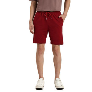 Shorts de survêtement pour hommes en molleton doux 100 % coton, coupe décontractée, pour la gym et la course, avec logo personnalisé, taille mi-haute, coupe profonde - Product Image 1