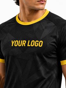 Ensemble de maillots de football personnalisés sublimés pour hommes, noir et jaune, imprimé géométrique, respirant, coupe athlétique, manches courtes, col rond - Product Image 4