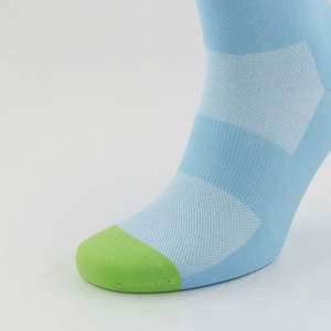 Chaussettes de sport pour hommes, personnalisées, épaisses, à compression, pour le cyclisme, le basketball, de haute qualité, avec logo personnalisé, super élastiques, chaussettes tube OEM - Product Image 5