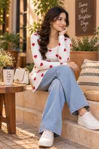 Tunique blanche à manches longues et col en V avec imprimé cœur rouge, style décontracté, vêtement ethnique, kurti court en rayonne pour femmes - Product Image 4