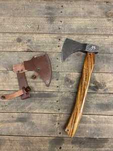 Hacha Vikinga Hecha a Mano de Grado Industrial con Cabeza de Acero de Damasco, Mango de Madera y Funda de Cuero para Uso de Supervivencia - Product Image 6