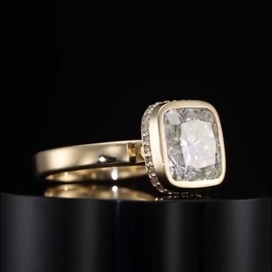 Anillo de Diamante Cultivado en Laboratorio con Corte Princesa de 2.00CT, Engaste en Bisel, Certificado IGI, Oro Rosa de 14k, Regalo de Compromiso y Aniversario - Product Image 2