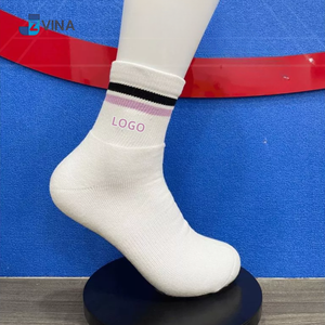Chaussettes courtes personnalisées avec logo, rayées blanches, respirantes, tricotées pour adultes, usage quotidien décontracté - Product Image 1