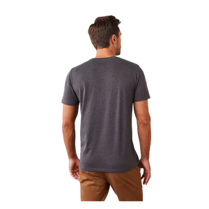เสื้อยืดคอกลมแขนสั้นสีเทาเข้มสำหรับผู้ชาย ผ้าฝ้าย 100% ทรงปกติ สวมใส่สบาย สีพื้น ผ้าเจอร์ซีย์ถัก - Product Image 4