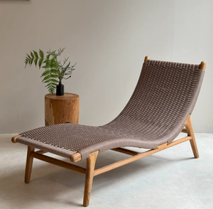 เก้าอี้พักผ่อนกลางแจ้ง Lara Lounger รุ่น Woodgrad Living โครงไม้สักเกรดพรีเมียม ทอผ้าด้วยมือ ดีไซน์โค้งรับสรีระ สไตล์โมเดิร์น มินิมอล หรูหรา - Product Image 1