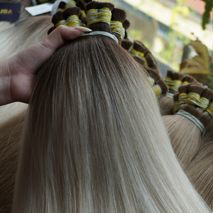 Vente en gros d'usine, cheveux vietnamiens vierges personnalisés, extensions de cheveux de haute qualité, couleur blonde, longueurs de 10 à 34 pouces - Product Image 3