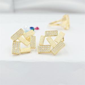 ชุดเครื่องประดับเงินแท้ 925 ชุบทองคำขาว ประดับเพชรซิร์คอน ดีไซน์ทันสมัย ของขวัญสำหรับผู้หญิง คุณภาพสูง จากฮ่องกง - Product Image 6