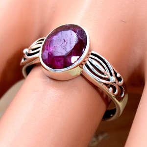 แหวนเงินแท้ 925 ประดับพลอยทับทิม เครื่องประดับคุณภาพสูง แหวนเงินดีไซน์เนอร์ระดับพรีเมียม ขายตรงจากโรงงาน - Product Image 1