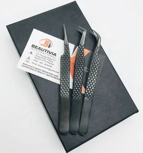 Pinzas profesionales de Extensión de pestañas de acero inoxidable Diamond Grip logotipo personalizado Plasma negro herramienta de Punta puntiaguda - Product Image 1