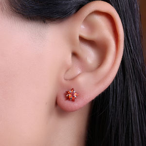 Hermosos Pendientes de Estrella Roja Hechos a Mano, Joyería de Plata de Ley 925 para Mujeres y Niñas, para Usar en Bodas y Fiestas - Product Image 1