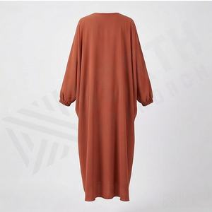 ชุดกิโมโนแบบ OEM ปี 2025 เสื้อคลุมอาบายะ ผ้าโพลีเอสเตอร์เนื้อนุ่ม ยืดหยุ่นสูง หนาขึ้น สำหรับผู้หญิงมุสลิม คอวี แขนยาว เหมาะสำหรับงานปาร์ตี้ รอมฎอน งานแต่งงาน - Product Image 2