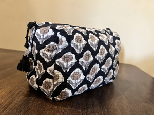 Sac de maquillage fait main pour femme, organiseur de maquillage en coton matelassé avec fermeture éclair, pochette de voyage de créateur, ensemble de 3 pièces, sac cosmétique en gros - Product Image 3
