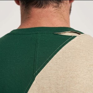 เสื้อยืดสีตัดกันพรีเมียมสำหรับผู้ชายและผู้หญิง พร้อมกางเกงขาสั้นเอวยางยืด ชุดลำลองใส่สบายสไตล์สตรีทแวร์สำหรับฤดูร้อน ชุดสองชิ้น - Product Image 3