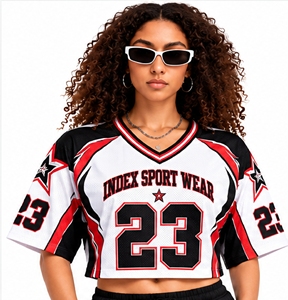 Camiseta Deportiva de Fútbol Americano para Mujer, Cuello en V, Manga Corta, Número 23 Estampado, Rojo, Blanco y Negro, Estilo Crop Top - Product Image 1