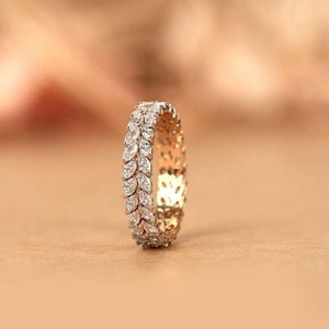 Anillo de Eternidad de Doble Hilera con 200 Diamantes Marquise Cultivados en Laboratorio, en Oro Sólido de 14K, Elegante Joyería Nupcial - Product Image 4
