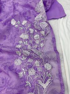 Ensemble indien pakistanais à fleurs violettes, col en V, kurta brodée, tenue palazzo, vêtements de fête - Product Image 5