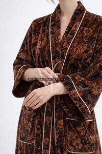 Luxurious Handcrafted Knitted Floral Velvet Summer Casual Kimono Robe for Women Elegant Long Full-Length <b>Dressing</b> <b>Gown</b> <b>Warm</b> - Product Image 4