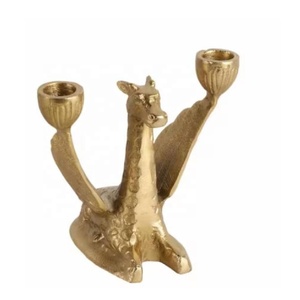 Candelabro Moderno de Aluminio con Diseño de Ciervo Plateado para 4 Velas, Centro de Mesa para Comedor, Candelabro Festivo Navideño, Accesorio para el Hogar - Product Image 6