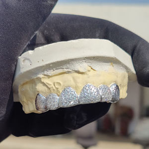Grillz Hip Hop pour hommes en alliage plaqué or avec micro-incrustations de pierres rondes taille brillant, ensemble complet de capuchons dentaires, style boîte de nuit - Product Image 4