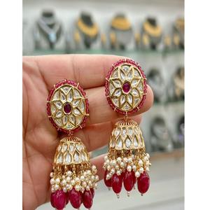 ต่างหูทองเหลืองชุบทองคุณภาพพรีเมียมประดับมอยส์ซาไนต์แบบไม่เจียระไน ดีไซน์หรูหราทันสมัยสำหรับผู้หญิงและเด็กผู้หญิง เหมาะสำหรับงานเลี้ยงตอนเย็น - Product Image 2