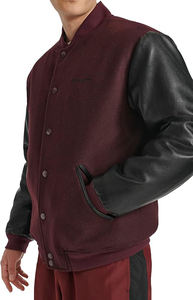 Veste bomber varsity en laine bordeaux avec manches en simili cuir noir, broderie chenille personnalisée - Product Image 2