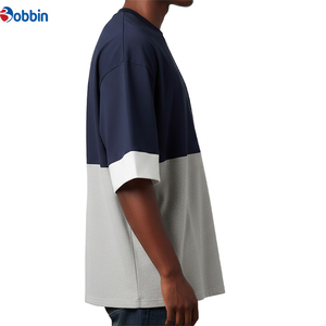Camiseta de hombre de moda con bloques de color, logo frontal tejido, manga corta, cuello redondo y ribete en contraste, estilo casual. - Product Image 1
