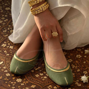 Chaussures professionnelles pour femmes de haute qualité, semelle antidérapante, dessus en daim et velours, taille personnalisée, Khussa, toutes saisons - Product Image 4