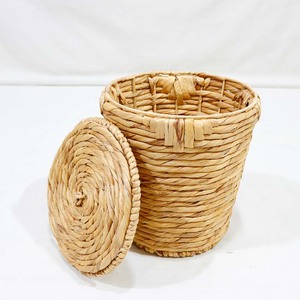 ตะกร้าเก็บของอเนกประสงค์จากผักตบชวา ยี่ห้อ Artex Dong Thap รุ่นรักษ์โลก พร้อมฝาปิด สำหรับจัดระเบียบห้องครัว - Product Image 5