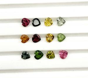 Turmalina Natural Multicolor Corte Corazón, Gema Suelta de 4.50 MM y 6 CT, Certificada por IGI para Joyería - Product Image 1