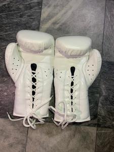 Nuevos Guantes de Boxeo Personalizados con Cordones Estilo Mexicano para Entrenamiento y Sparring, Guantes de Cuero Vacuno Auténtico de Primera Calidad - Product Image 3