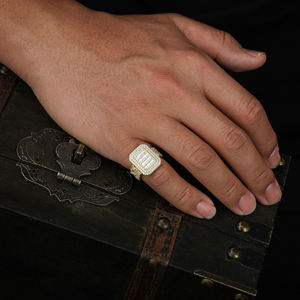 Bague en or blanc pour homme avec diamants taille baguette, luxe, usage quotidien, couleur G, pierre naturelle - Product Image 2