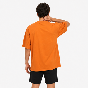 เสื้อยืดคอกลมแขนสั้นทรงโอเวอร์ไซส์สำหรับผู้ชาย สีส้ม ผ้าฝ้ายเจอร์ซีย์ สีพื้น ทอแบบเรียบ ใส่สบาย - Product Image 6