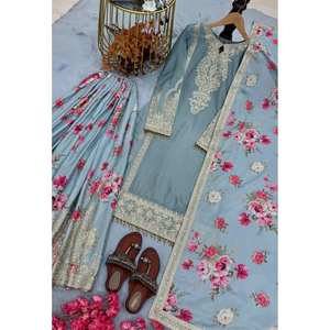 Ensemble de vêtements de soirée pour femmes de créateur Chic Chinon Top en soie Palazzo & Dupatta Élégant & Élégant - Product Image 4