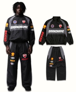 Conjunto de Sudadera con Capucha y Pantalones Acampanados Personalizados de Fabricante, Estilo Streetwear, con Lavado Ácido, Estampado DTG y Pedrería, Traje Deportivo Corto - Product Image 4