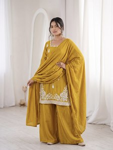 NOUVEAU DESIGNER ROMAN SILK TOP PALAZZO ET DUPATTA EN SOIE ROMAINE AVEC TRAVAIL GONFLEÉ ET GÉLÉNOUCHÉ - Product Image 3
