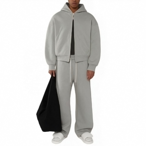 Conjunto de Sudadera con Capucha y Pantalones Deportivos Personalizados con Logotipo, Estilo Urbano, Corte Cuadrado, con Cierre, Fabricante de Conjuntos Deportivos Oversize para Hombre - Product Image 3