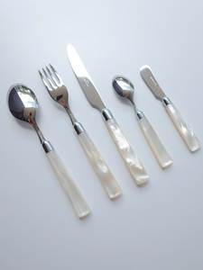Juego de cubiertos metálicos de estilo europeo, 5 piezas con incrustaciones de nácar, aptos para uso alimentario, para fiestas, eventos y cenas. - Product Image 3