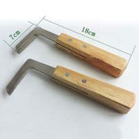 Couteau à ongles pour chevaux en acier inoxydable personnalisé, manche en bois, instrument vétérinaire de haute qualité, écologique, sûr, réutilisable, facile à utiliser