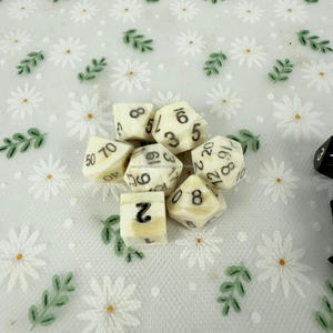 Jeu de 7 dés polis en forme d'os de corne de buffle pour D & D et jeux de rôle-Adventurers Collectors Edition - Product Image 6