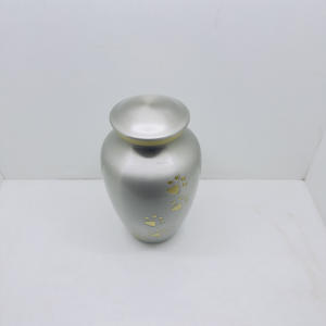 Urnes funéraires en aluminium pour animaux de compagnie, gravées avec une patte, 8 pouces, pour les cendres des animaux bien-aimés. - Product Image 5