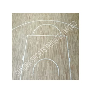 Solution de revêtement de sol en bois pour terrain de basket-ball, fabriquée en Inde, avec une structure stable et un nettoyage facile, disponible à la vente. - Product Image 3