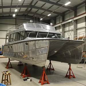 UBI 826 Catamaran de luxe personnalisé pour 26 passagers, taxi fluvial, yacht en aluminium de 8,3 m, croiseur de pêche, logo imprimé en silicone, Thaïlande - Product Image 1