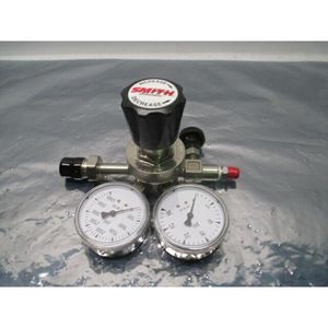 Régulateur de gaz Smith avec manomètres, 300, 4000 PSI, Max - Équipement et pièces semi-conductrices de renommée mondiale chez Trusted Global - Product Image 2